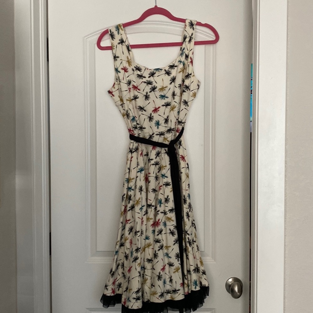 Sweet boutique dress, perfect with a light sweater for fall!